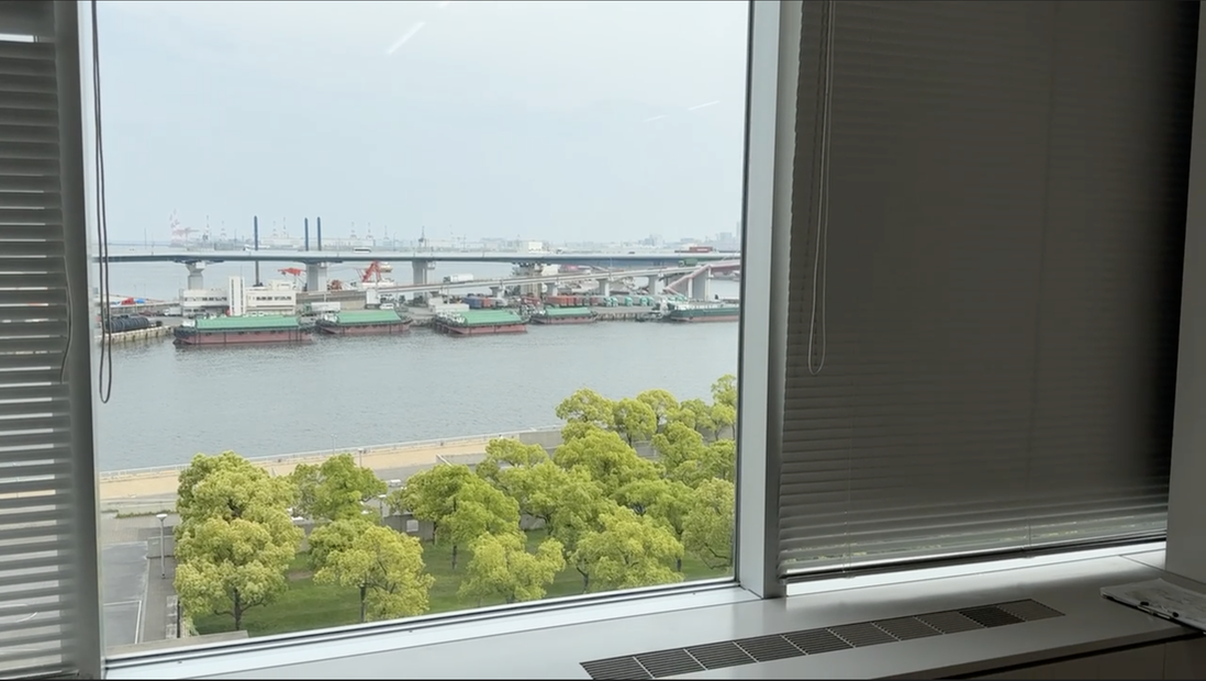 熱反射ガラスの酸焼け研磨後