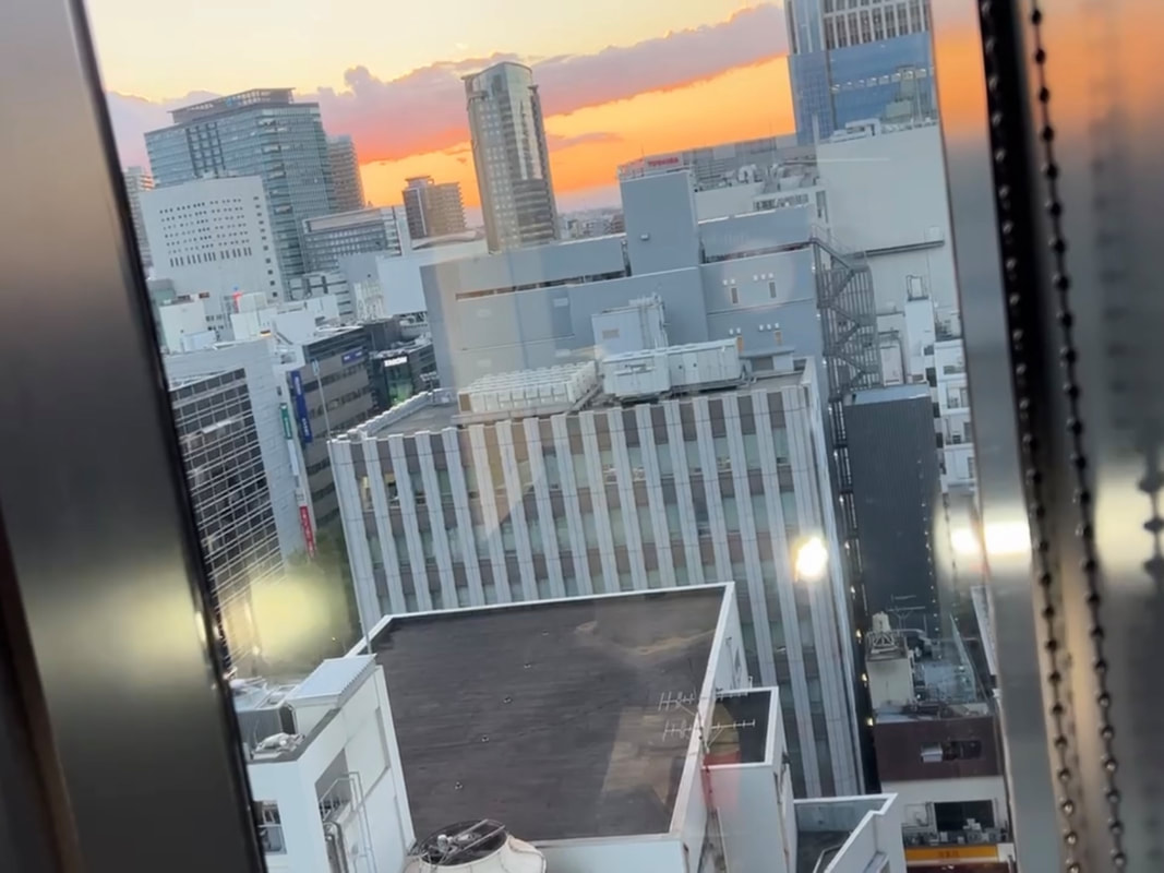 建築ガラスの深い傷消し研磨で傷が消えたガラス